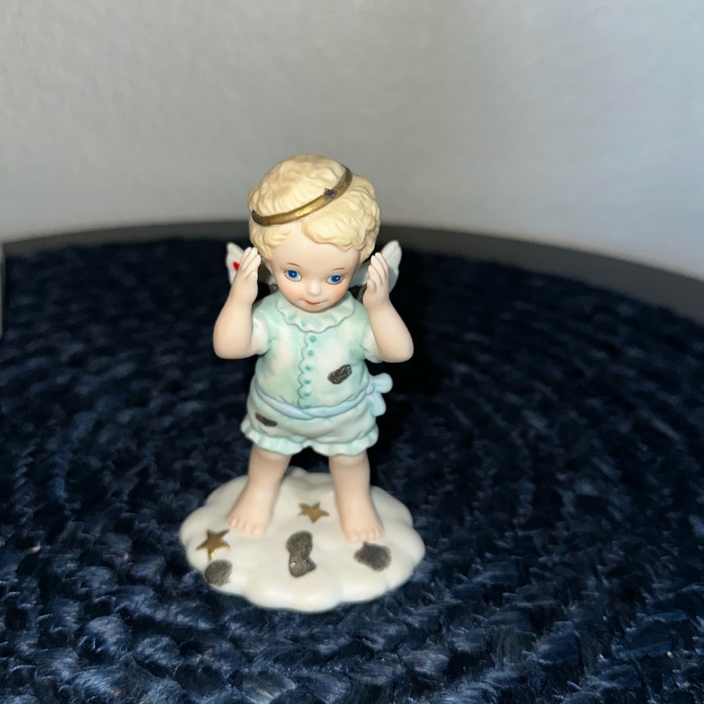 Tender Hearts collection “ Peekaboo in the clouds”